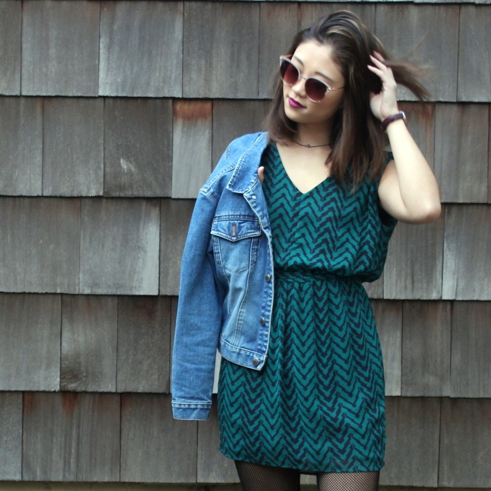 Green Geometric Mini Dress - Picture 2 of 5